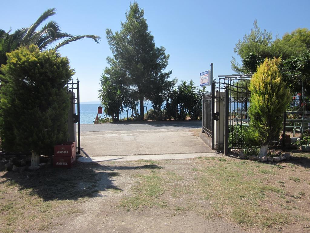 Δωμάτια Τίνα Γιάλτρα Εξωτερικό φωτογραφία
